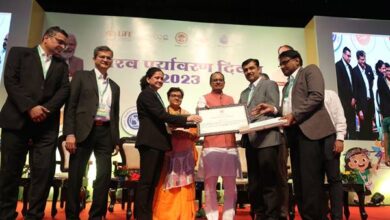 John Deere India : सौर ऊर्जा खपत पर निर्भरता बढ़ाने के लिये जॉन डियर इण्डिया को मिला अवार्ड John Deere India : सौर ऊर्जा खपत पर निर्भरता बढ़ाने के लिये जॉन डियर इण्डिया को मिला अवार्ड