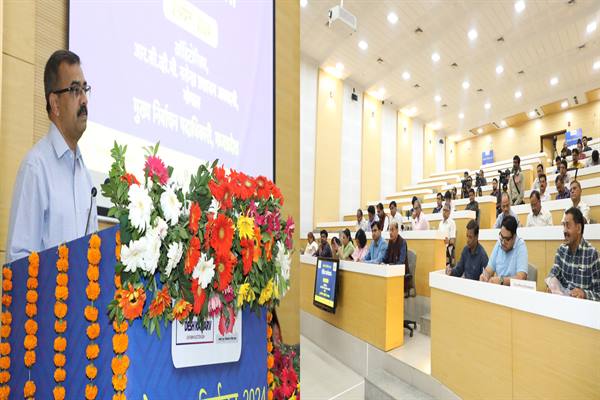 Media Workshop : राज्य स्तरीय मीडिया वर्कशॉप में मुख्य निर्वाचन पदाधिकारी राजन…पाठकों तक तथ्यात्मक एवं सही जानकारी पहुंचाएँ